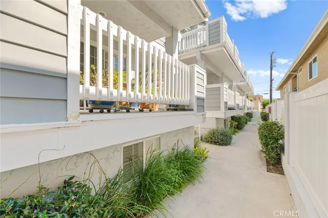 $599,999 | 1534 Marcelina Avenue, Unit B, Torrance, CA 90501