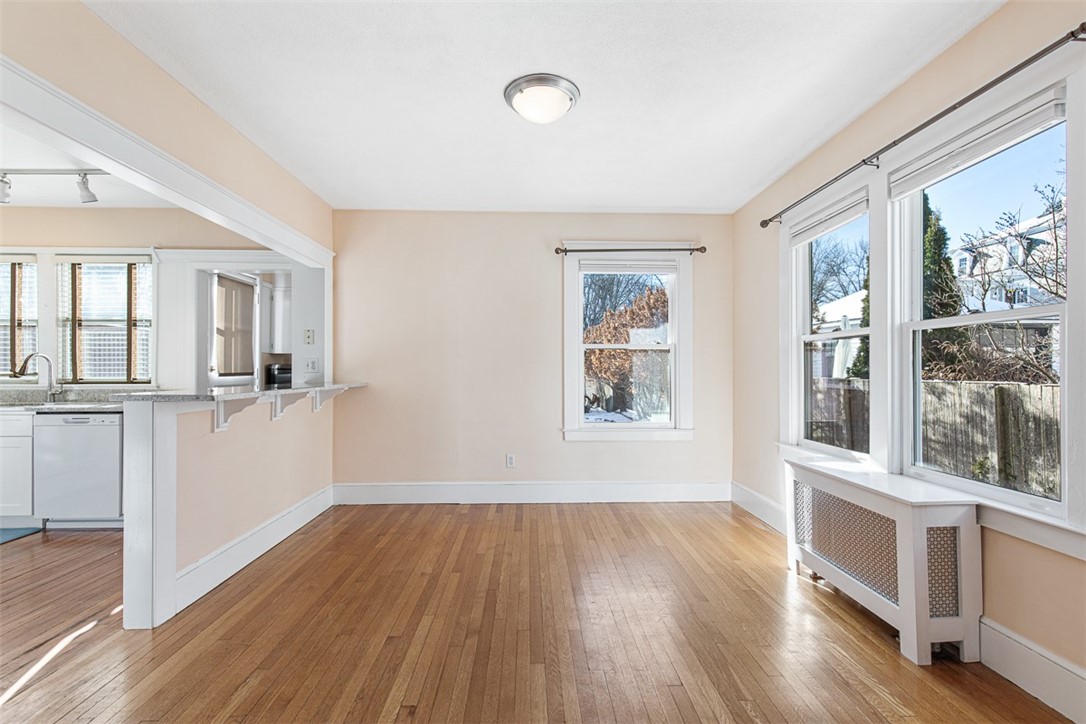 118 Ocean Avenue Cranston, RI 02905 - Photo 12 of 50