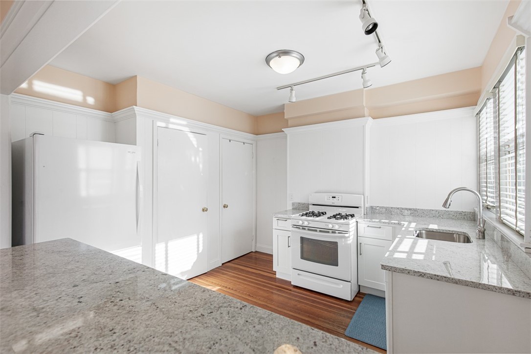 118 Ocean Avenue Cranston, RI 02905 - Photo 14 of 50