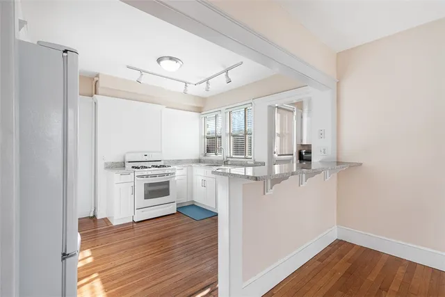 $2,995 | 118 Ocean Avenue, Cranston, RI 02905