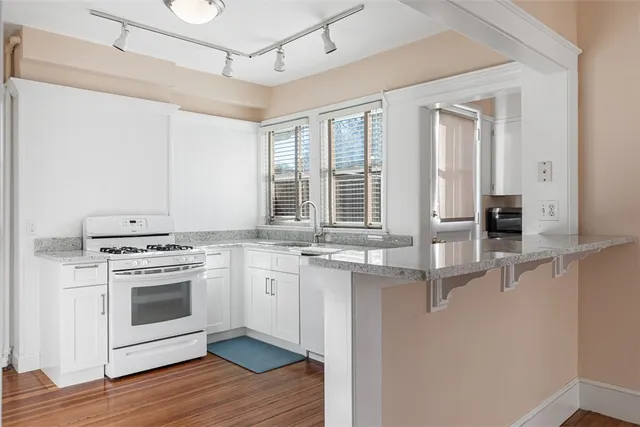 $2,995 | 118 Ocean Avenue, Cranston, RI 02905