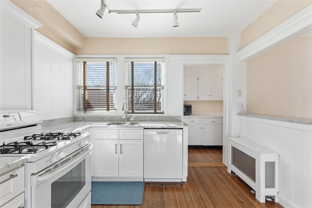 118 Ocean Avenue Cranston, RI 02905 - Photo 18 of 50