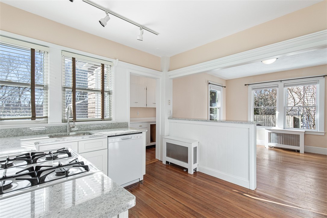 118 Ocean Avenue Cranston, RI 02905 - Photo 19 of 50