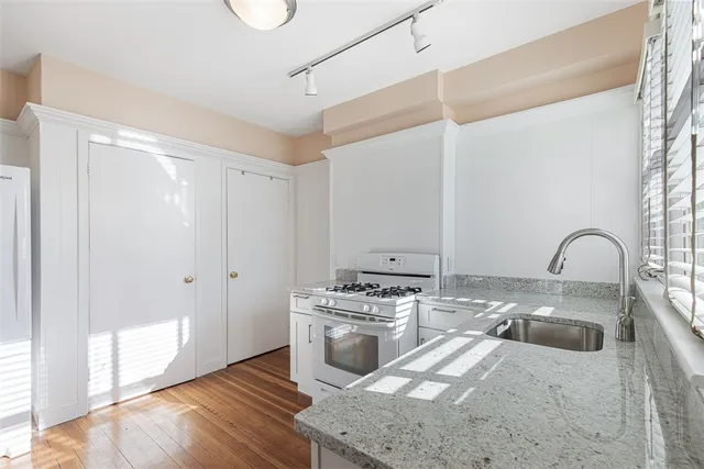 $2,995 | 118 Ocean Avenue, Cranston, RI 02905