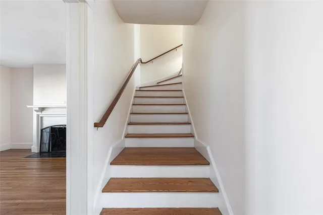 $2,995 | 118 Ocean Avenue, Cranston, RI 02905