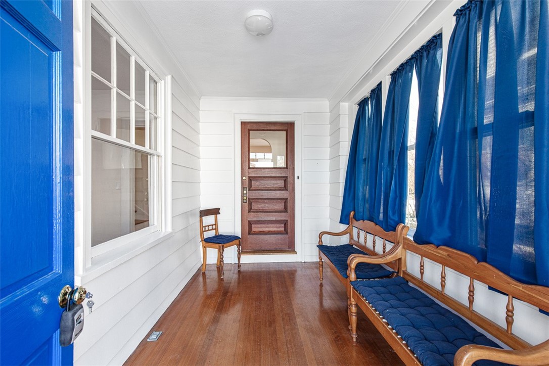 118 Ocean Avenue Cranston, RI 02905 - Photo 3 of 50