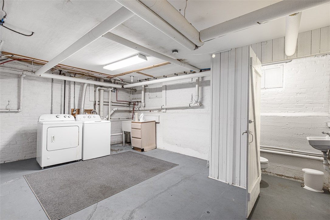 118 Ocean Avenue Cranston, RI 02905 - Photo 39 of 50