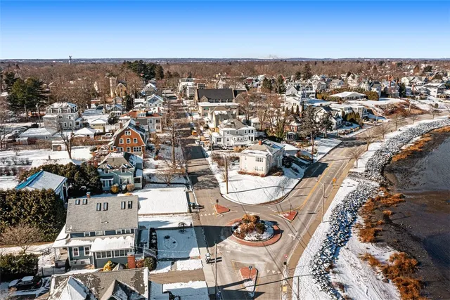 $2,995 | 118 Ocean Avenue, Cranston, RI 02905