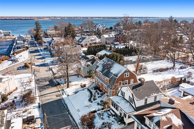 $2,995 | 118 Ocean Avenue, Cranston, RI 02905