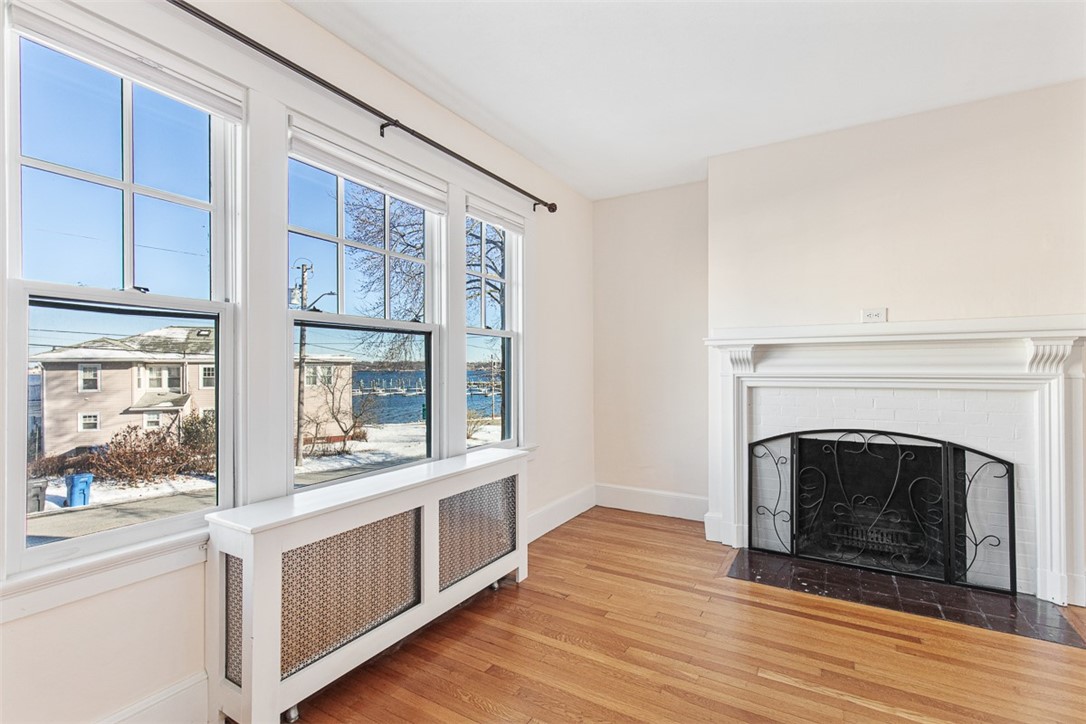 118 Ocean Avenue Cranston, RI 02905 - Photo 9 of 50