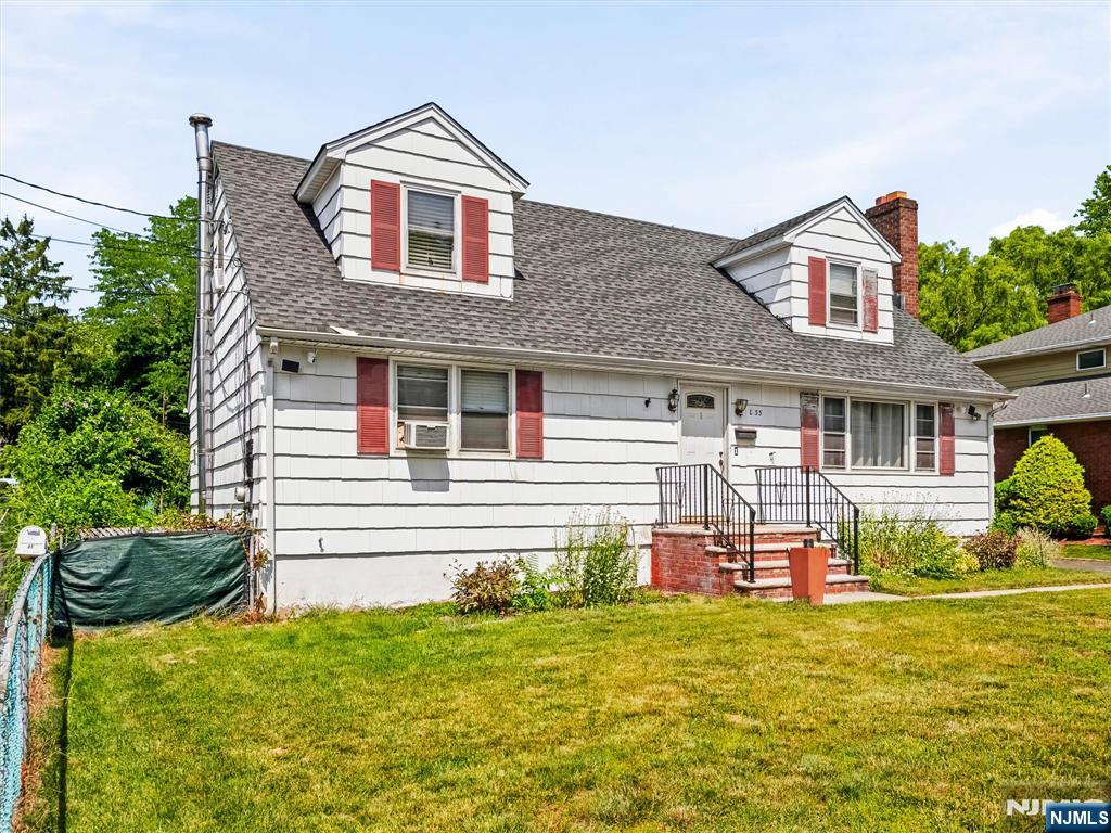 33 Prospect Street Paramus, NJ 07652 - Photo 3 of 32