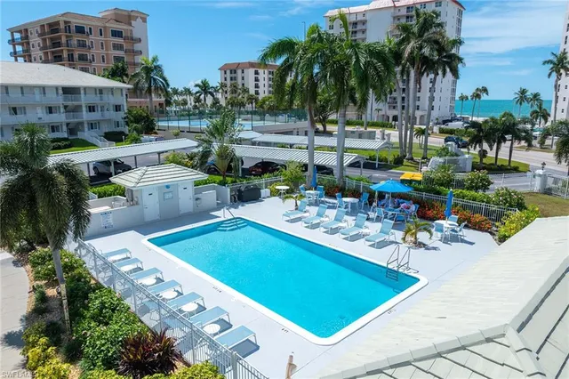 $5,500 | 10686 Gulf Shore Drive, Unit A104, Naples, FL 34108