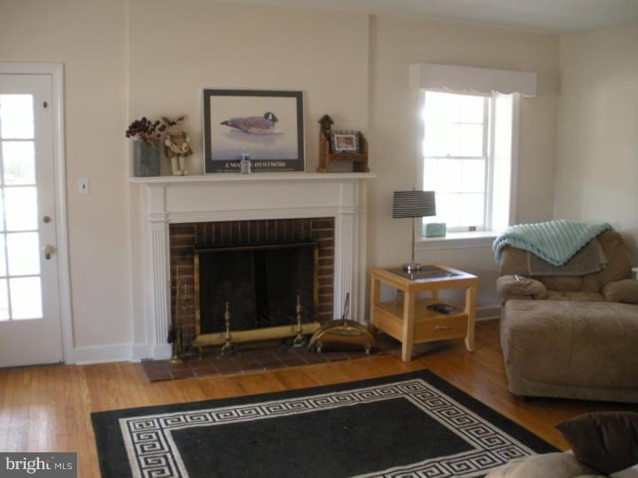 152 Rockland Road Havertown, PA 19083 - Photo 3 of 12 Living Room