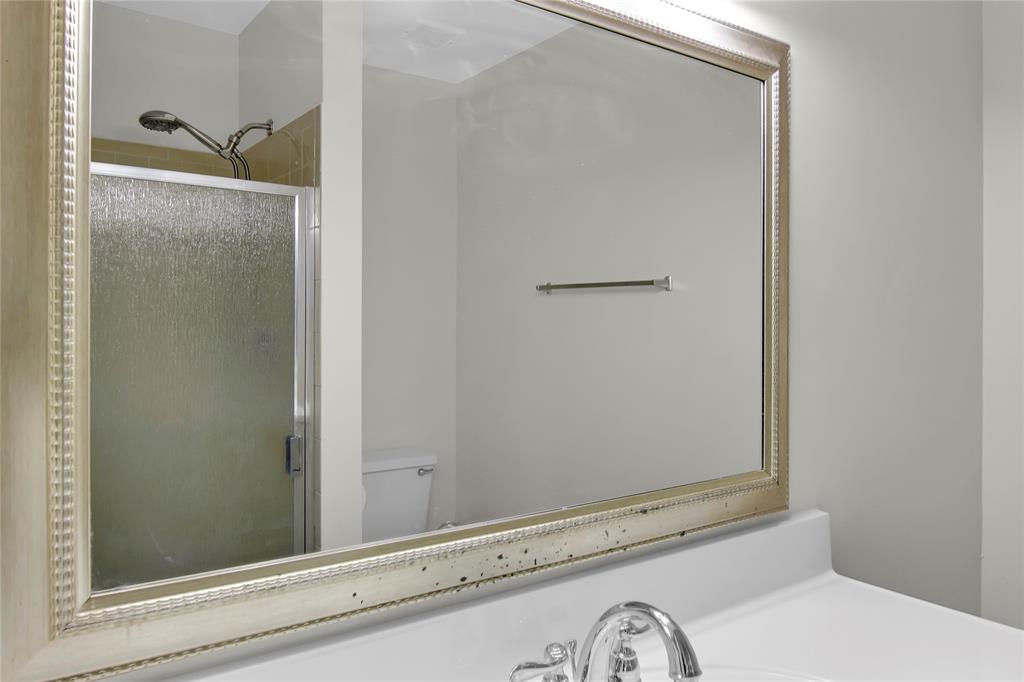 7801 Courtyard Run West Boca Raton, FL 33433 - Photo 19 of 31 a bathroom with a bathtub and mirror