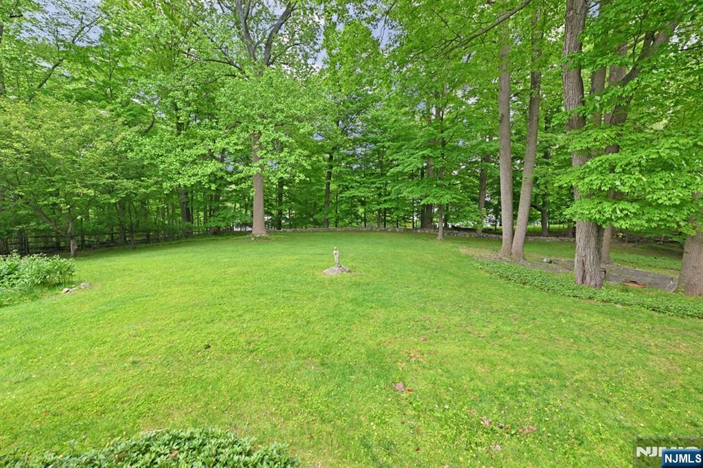 16 Knollwood Road Upper Saddle River, NJ 07458 - Photo 38 of 43