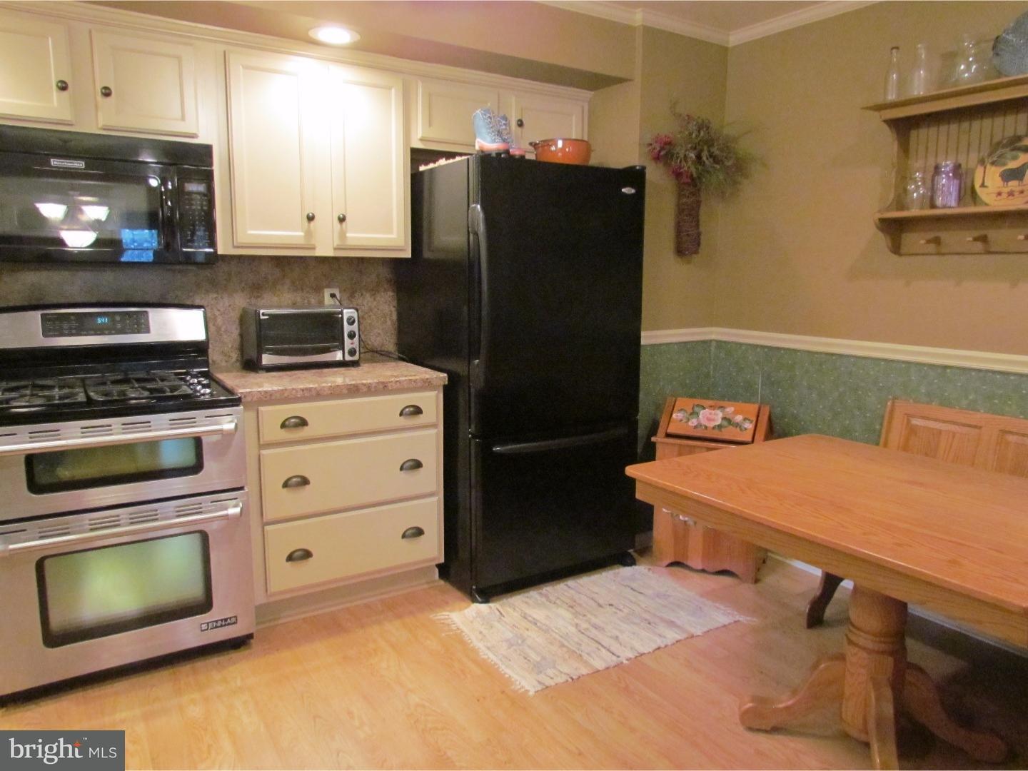 1701 Acorn Drive Sinking Spring, PA 19608 - Photo 11 of 25 Kitchen