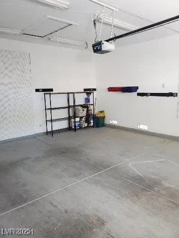 $1,995 | 4928 Forest Oaks Drive, Las Vegas, NV 89149