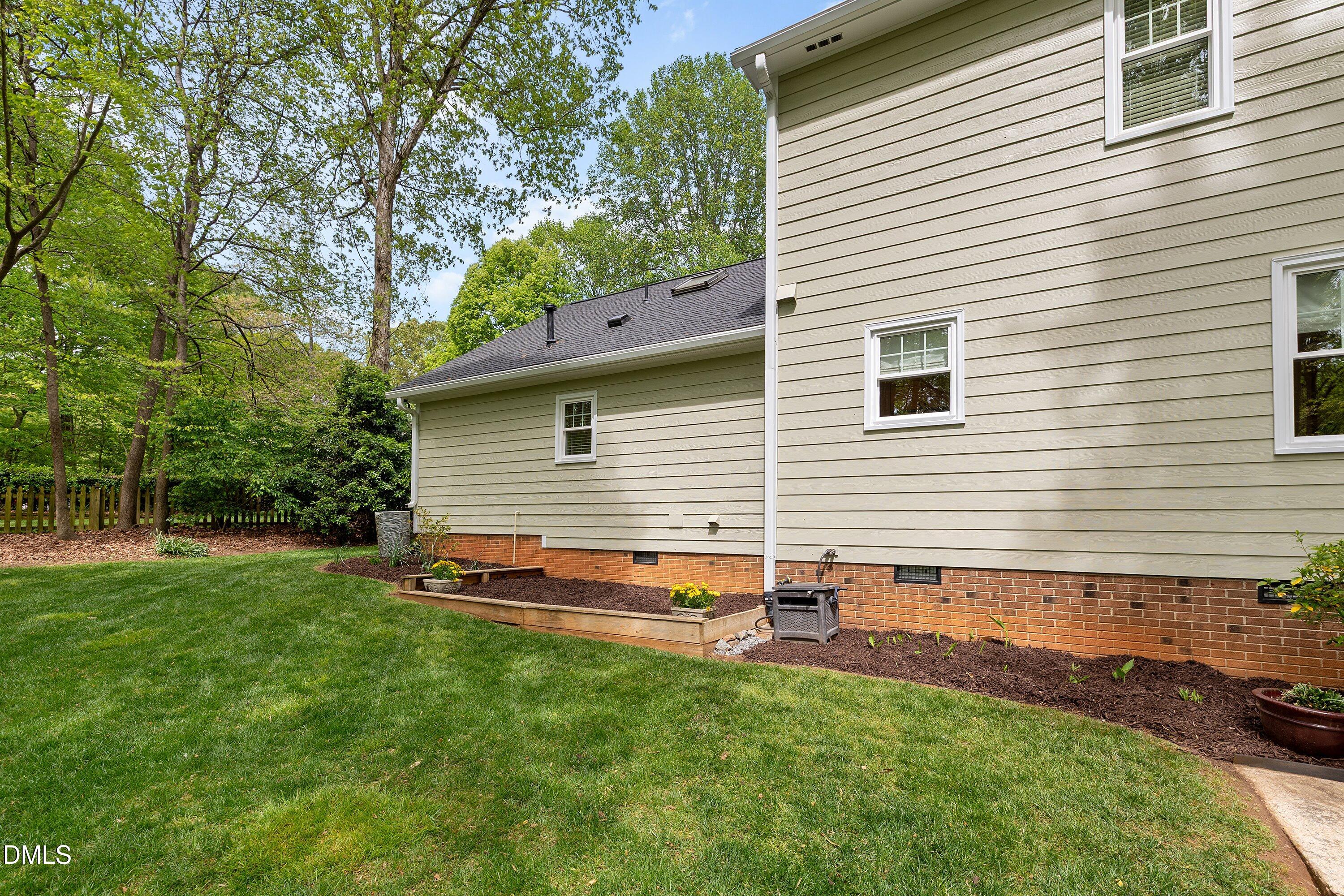 2103 Oakcrest Court Raleigh, NC 27612 - Photo 60 of 75 65-2103 Oakcrest _8180