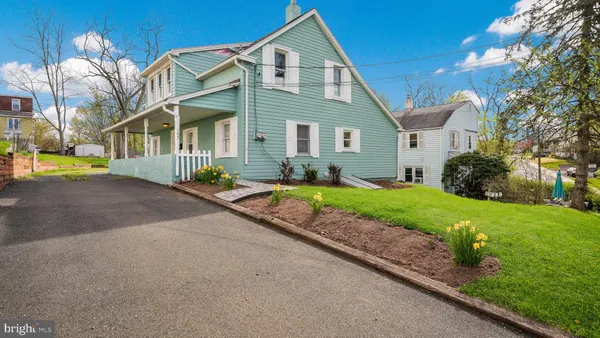 $425,000 | 165 West Street, Souderton, PA 18964