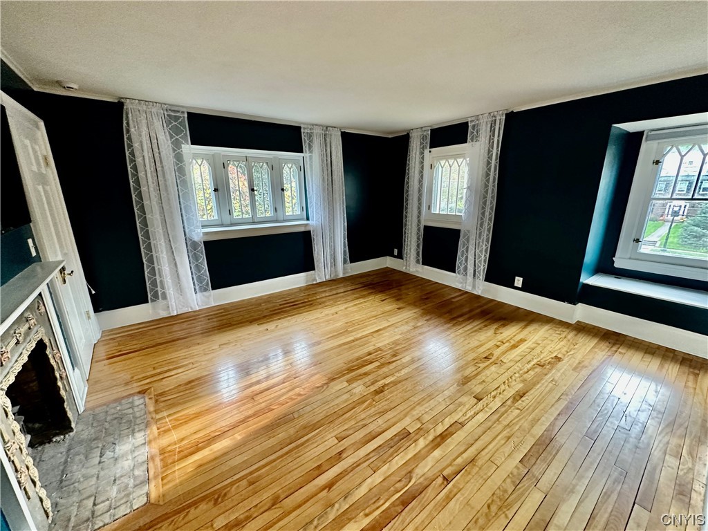 202 Sedgwick Drive Syracuse, NY 13203 - Photo 17 of 39