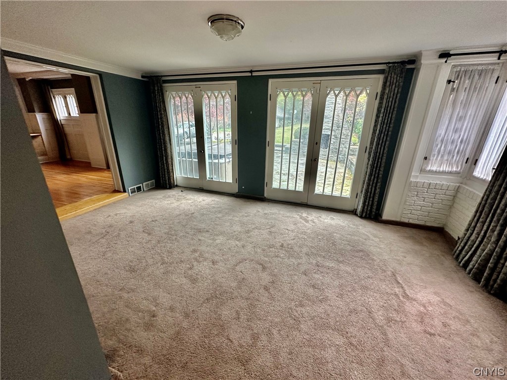 202 Sedgwick Drive Syracuse, NY 13203 - Photo 20 of 39