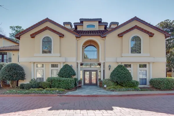 $282,900 | 3777 Peachtree Road Northeast, Unit 1007, Brookhaven, GA 30319