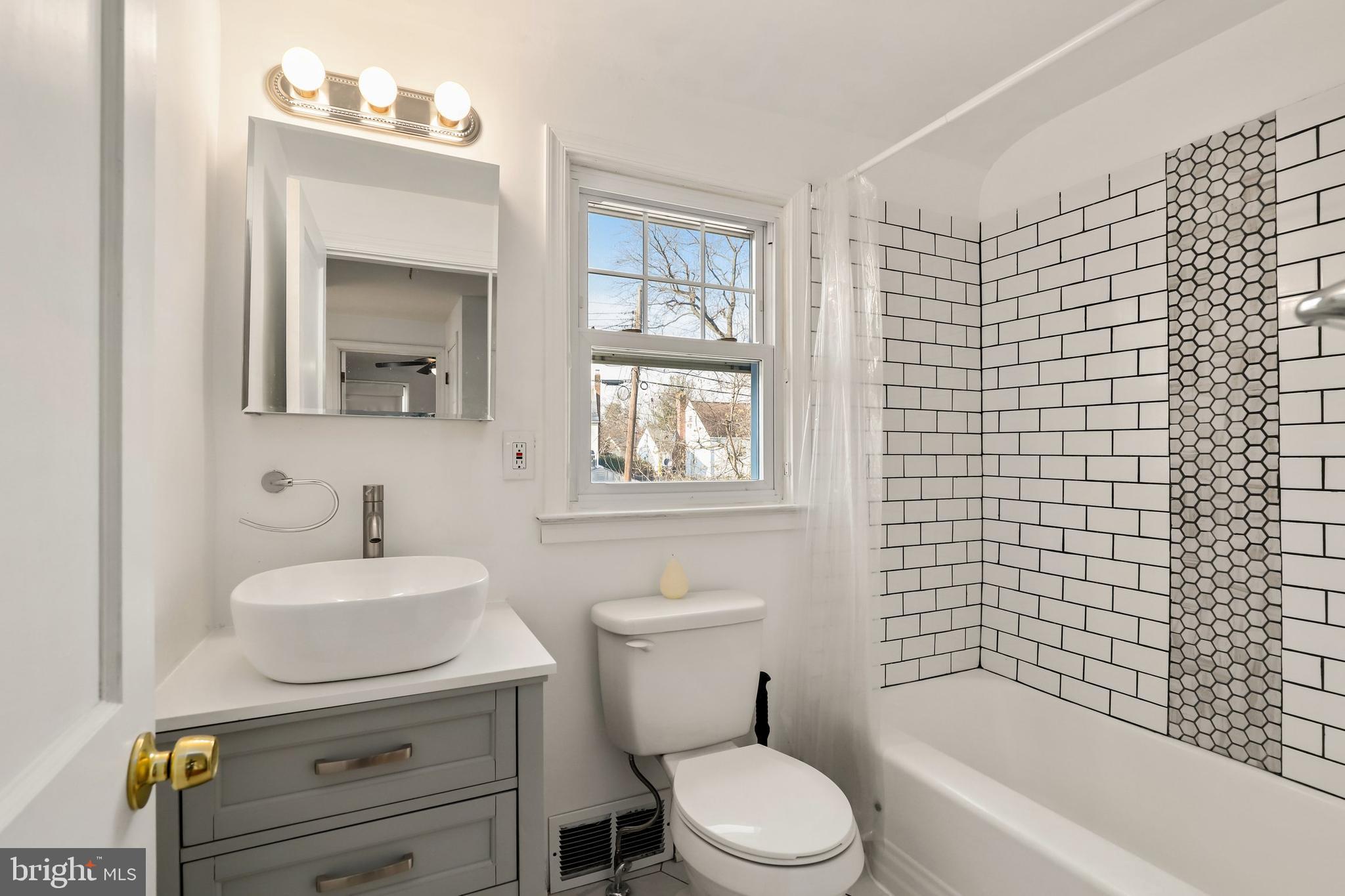 5550 Gayland Road Baltimore, MD 21227 - Photo 20 of 28