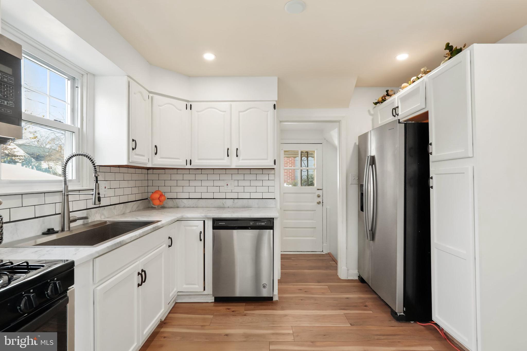 5550 Gayland Road Baltimore, MD 21227 - Photo 4 of 28