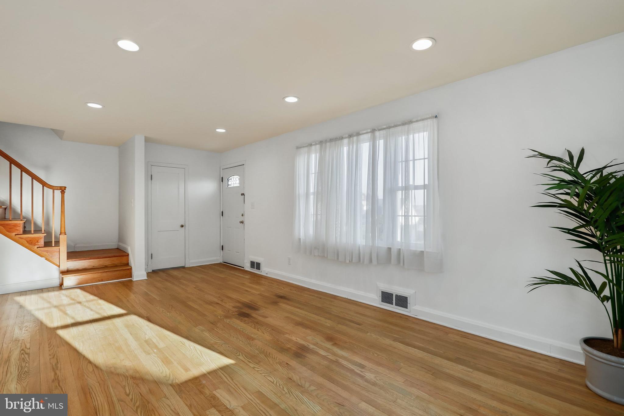 5550 Gayland Road Baltimore, MD 21227 - Photo 5 of 28