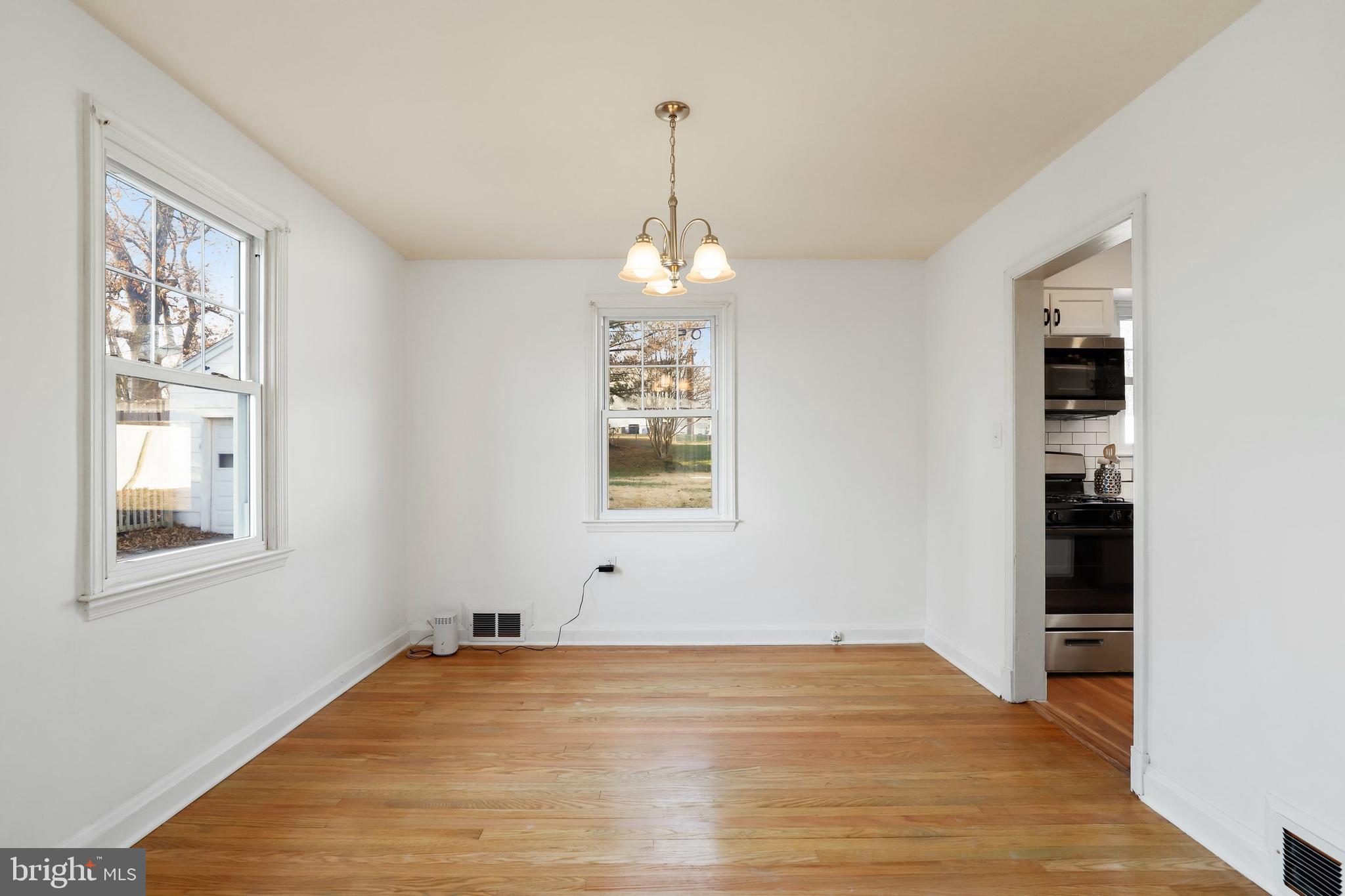 5550 Gayland Road Baltimore, MD 21227 - Photo 9 of 28