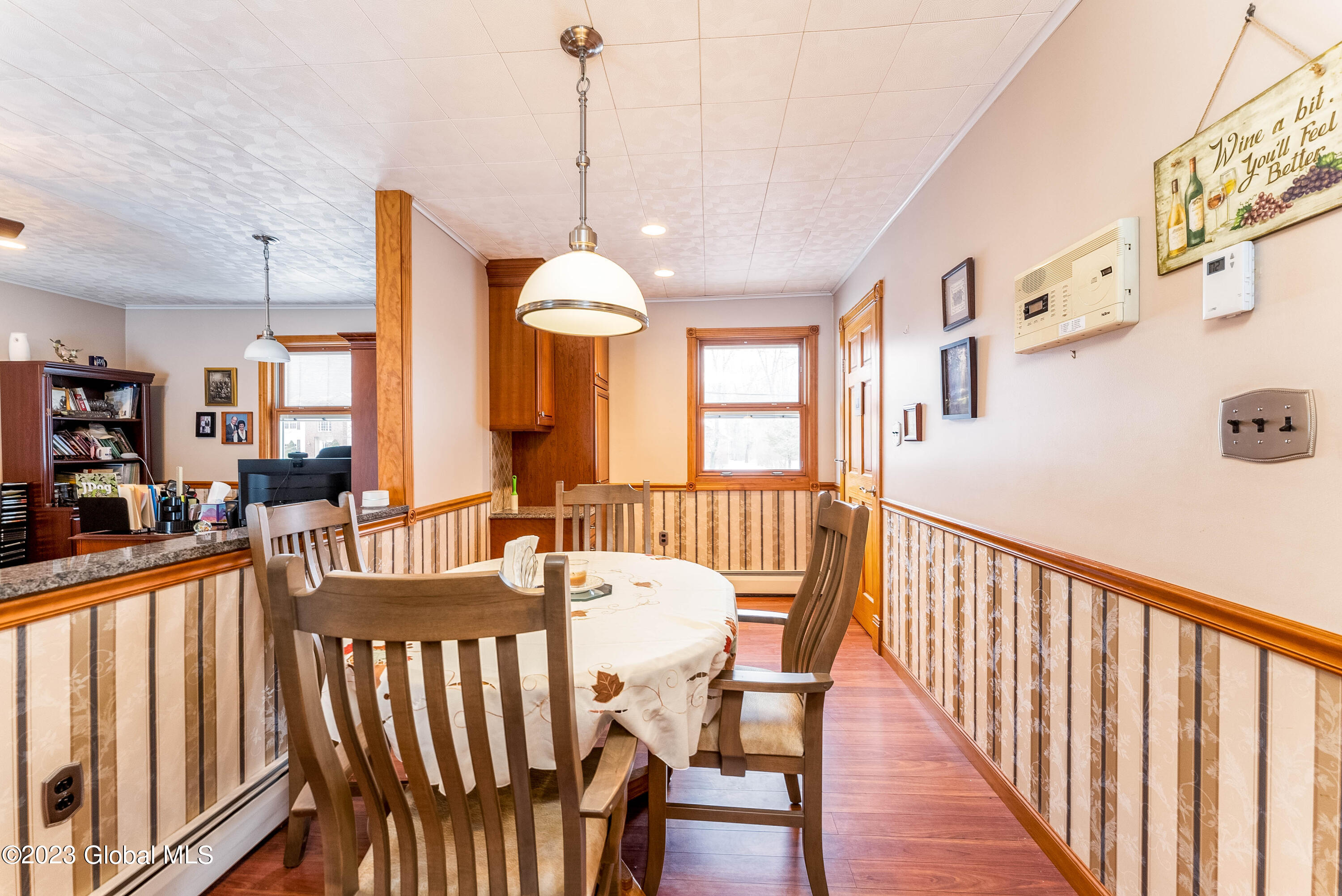 910 Mohegan Road Niskayuna, NY 12309 - Photo 7 of 48 DSC05220-Edit