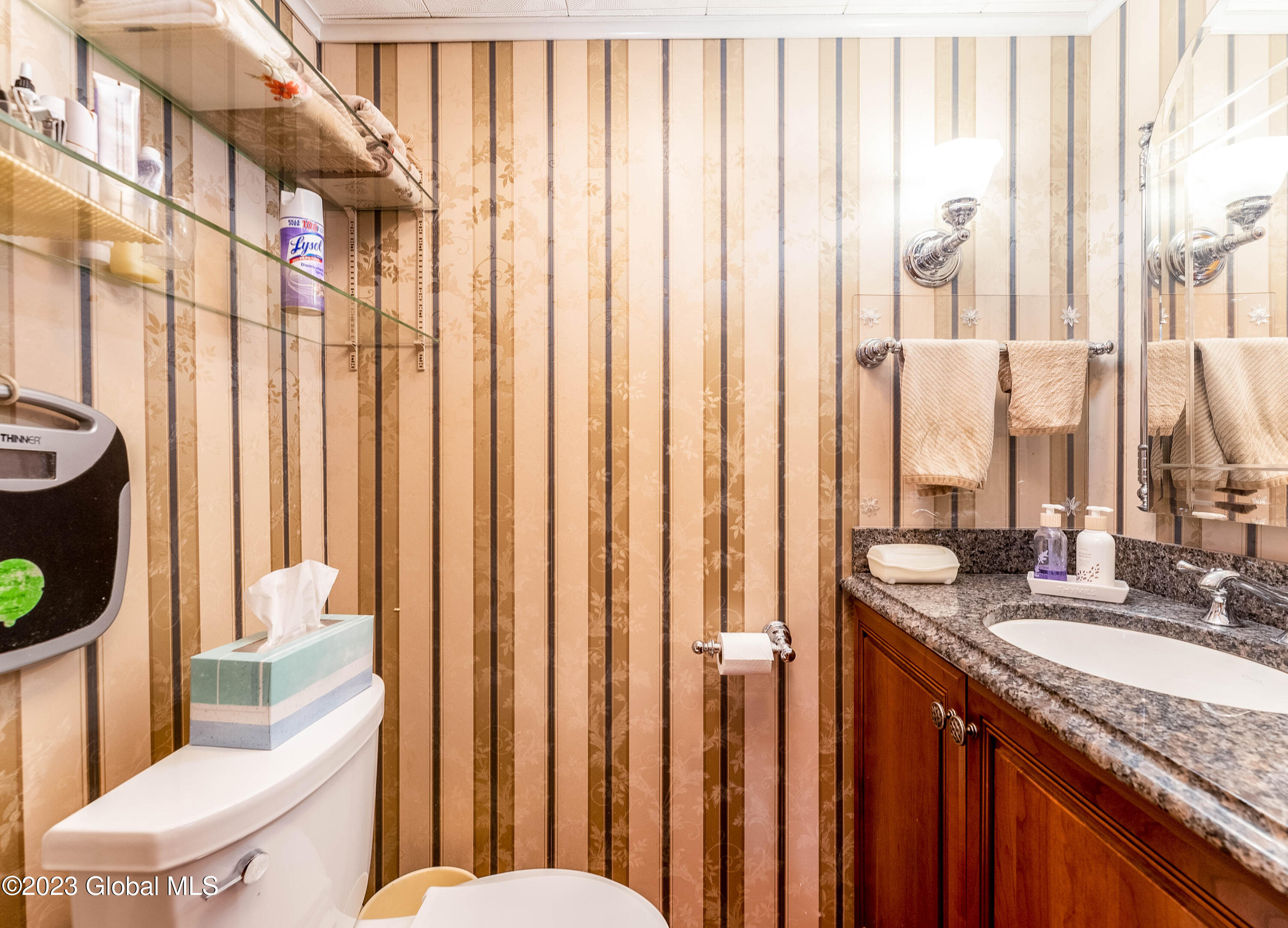 910 Mohegan Road Niskayuna, NY 12309 - Photo 8 of 48 DSC05228-Edit