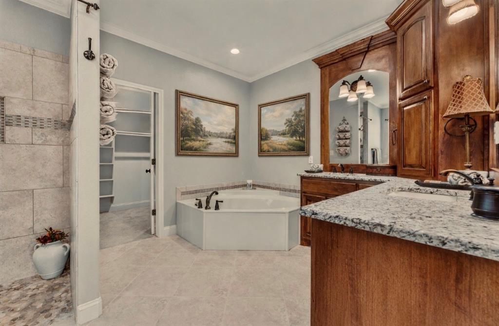 529 Perry Lane Robinson, TX 76706 - Photo 14 of 32