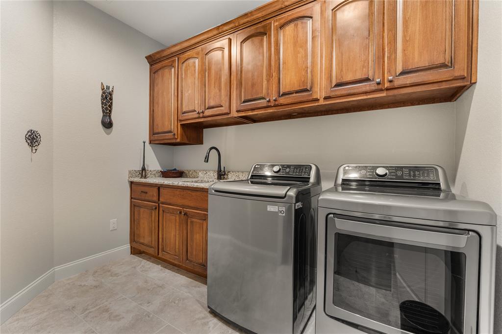 529 Perry Lane Robinson, TX 76706 - Photo 17 of 32