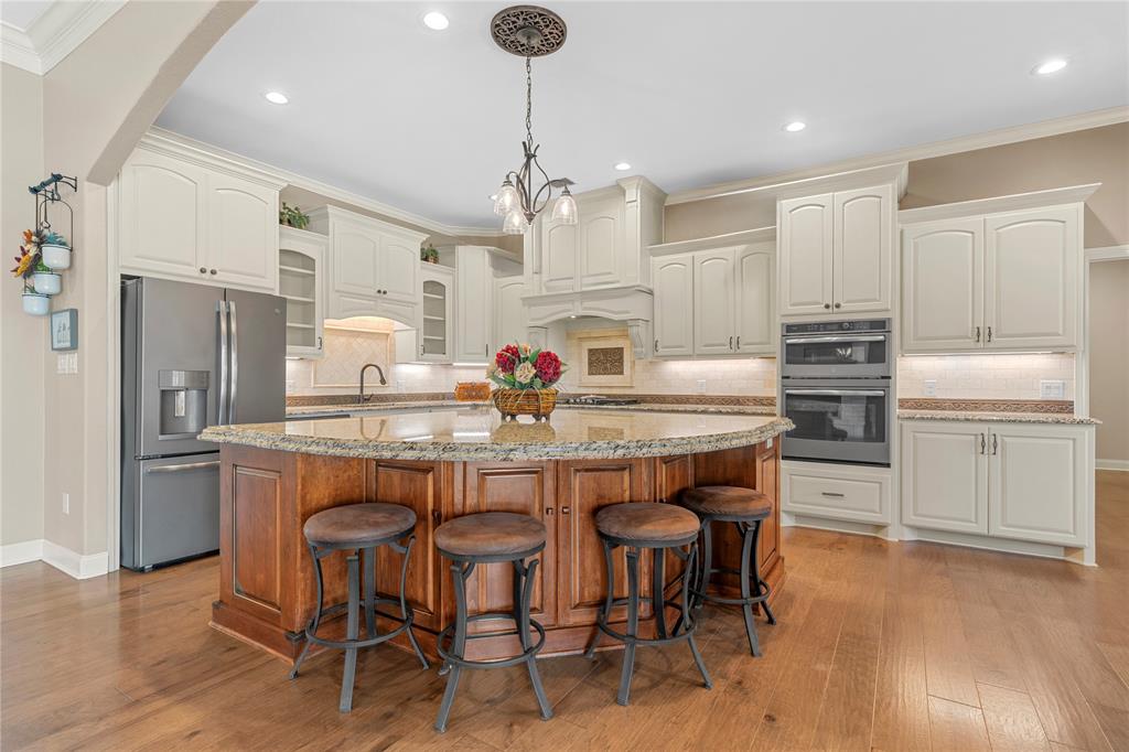 529 Perry Lane Robinson, TX 76706 - Photo 7 of 32