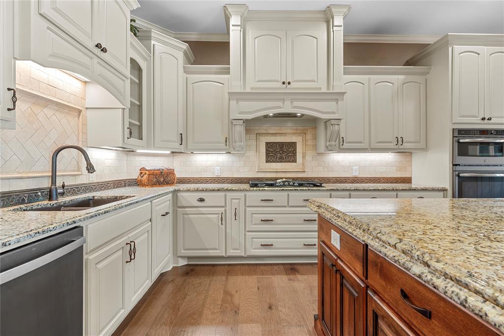 529 Perry Lane Robinson, TX 76706 - Photo 9 of 32