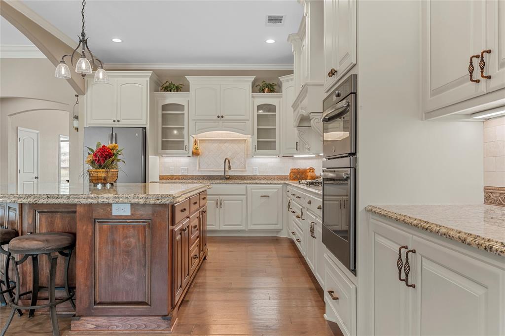 529 Perry Lane Robinson, TX 76706 - Photo 10 of 32