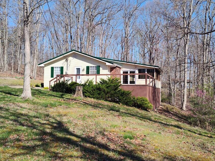 28 Banks Road Morehead, KY 40351 - Photo 2 of 24 Poage2