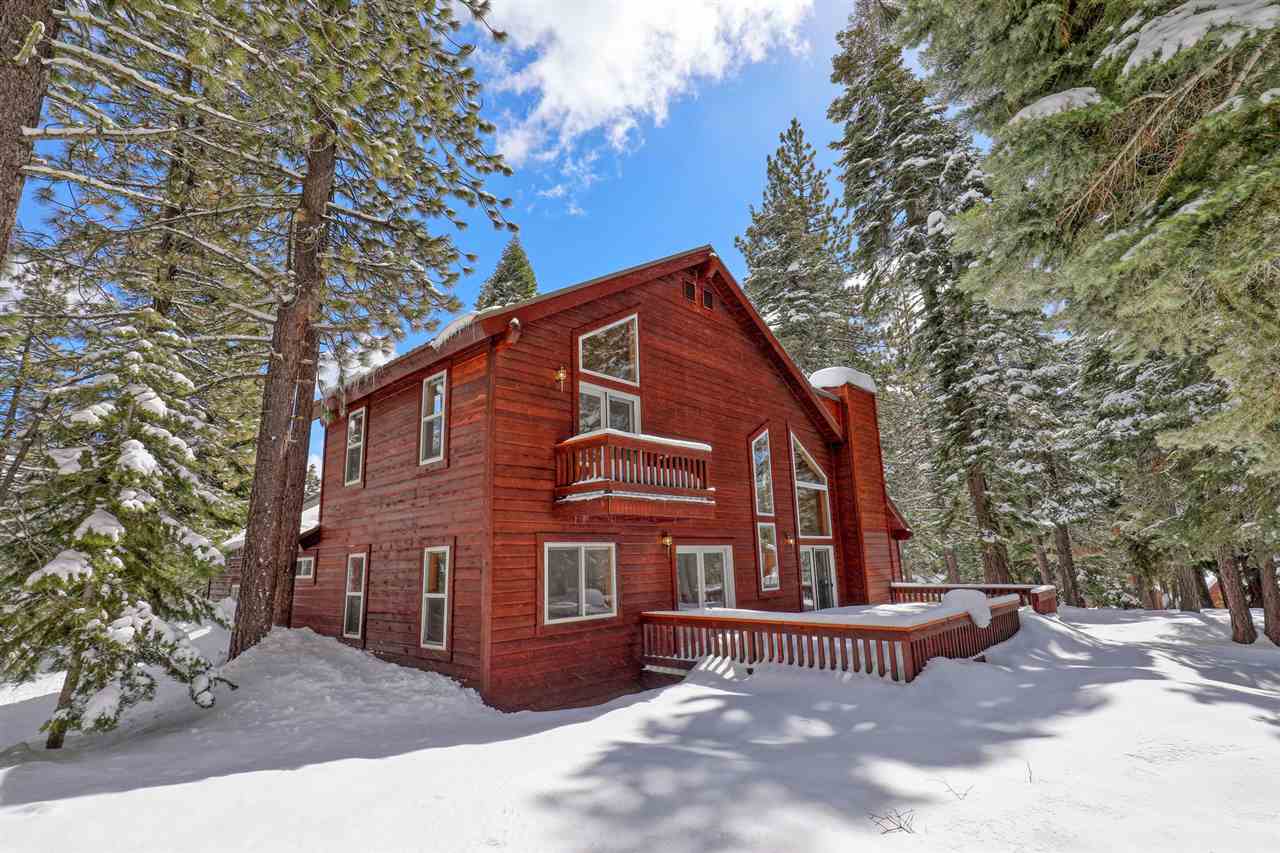 11596 Kitzbuhel Road Truckee, CA 96161 - Photo 19 of 21 Large back deck with yard access
