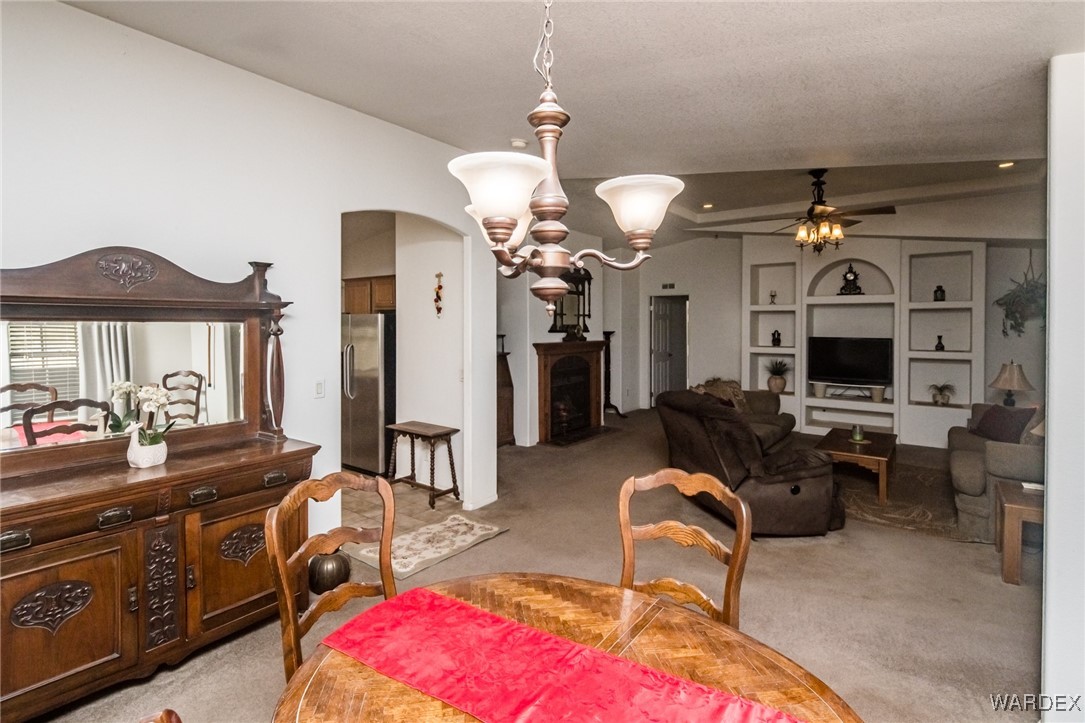 15405 South Custer Road Yucca, AZ 86438 - Photo 16 of 82 Dining Area