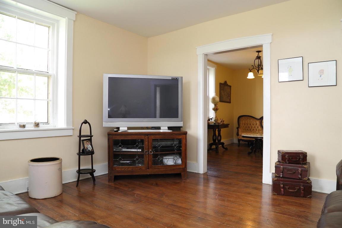 1721 Lampeter Road Lancaster, PA 17602 - Photo 9 of 20 Gallery Image 9