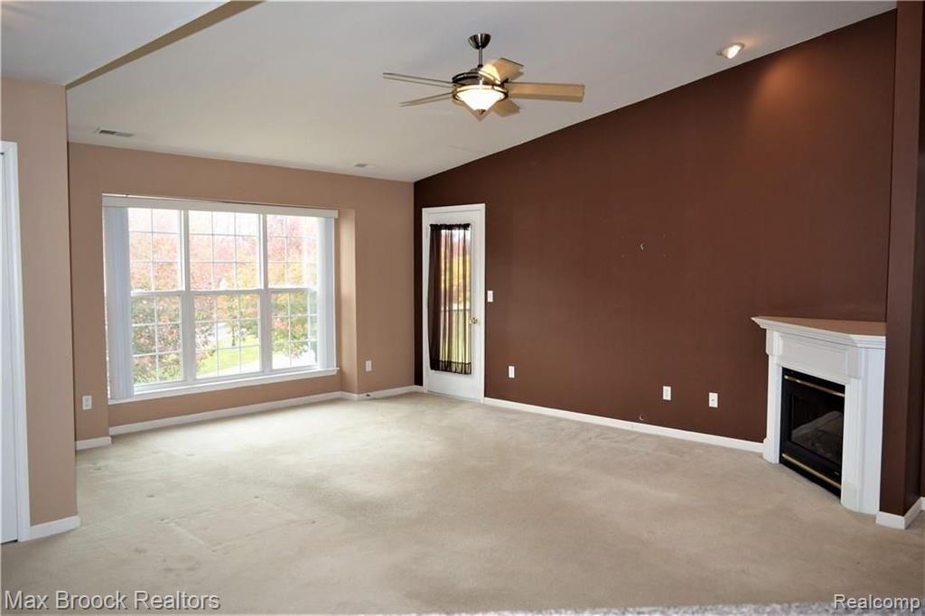 13442 Forest Ridge Boulevard, Unit 176 Sterling Heights, MI 48313 - Photo 3 of 26