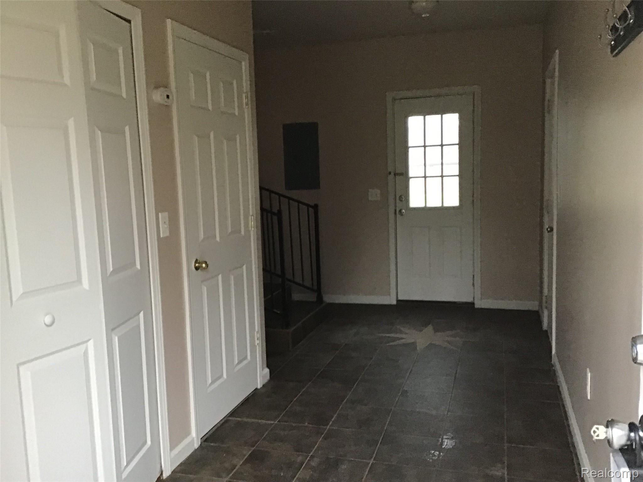 35852 Beverly Road Romulus, MI 48174 - Photo 6 of 12 IMG-2062.jpg