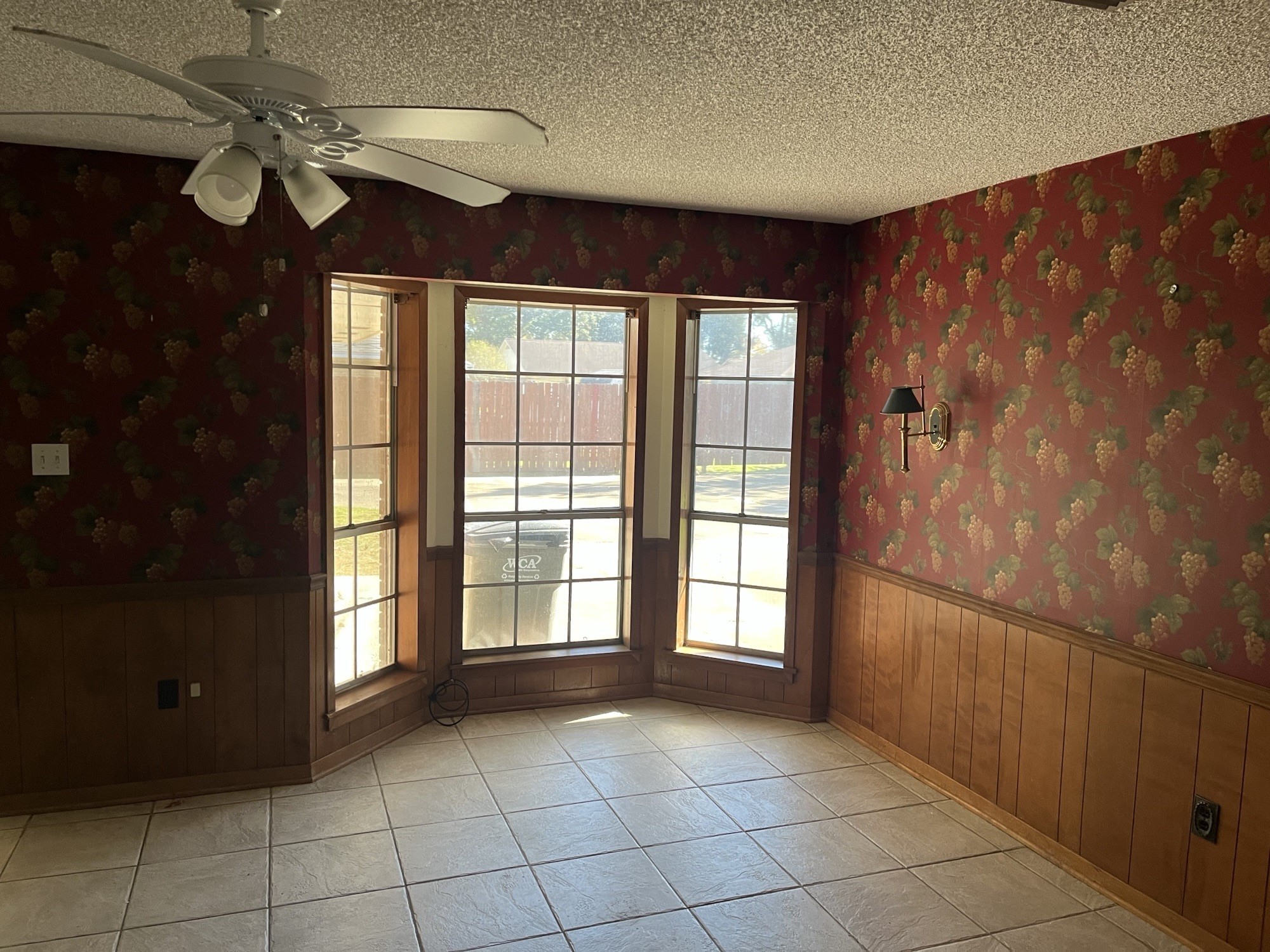 305 Leonard Street Angleton, TX 77515 - Photo 4 of 12