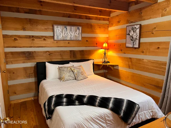 $435,000 | 7116 East Lamar Alexander Parkway, Townsend, TN 37882