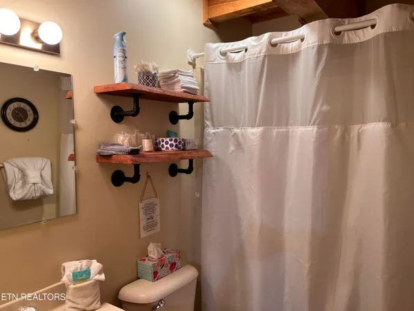 $435,000 | 7116 East Lamar Alexander Parkway, Townsend, TN 37882