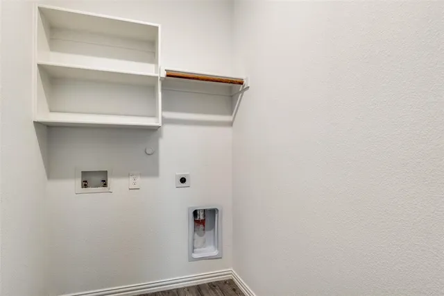 a view of utility room