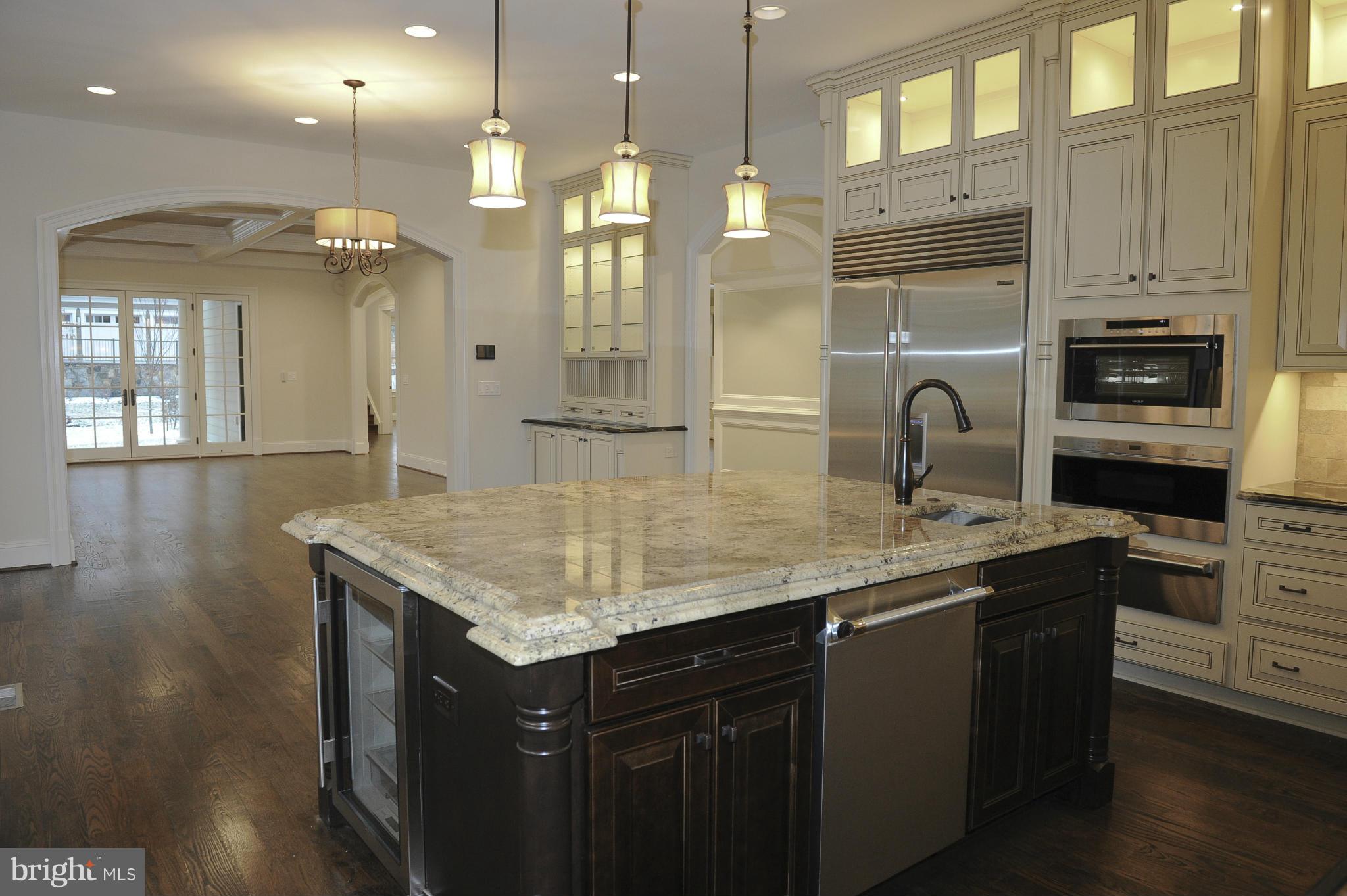 1717 Birch Road McLean, VA 22101 - Photo 11 of 30 Wolf