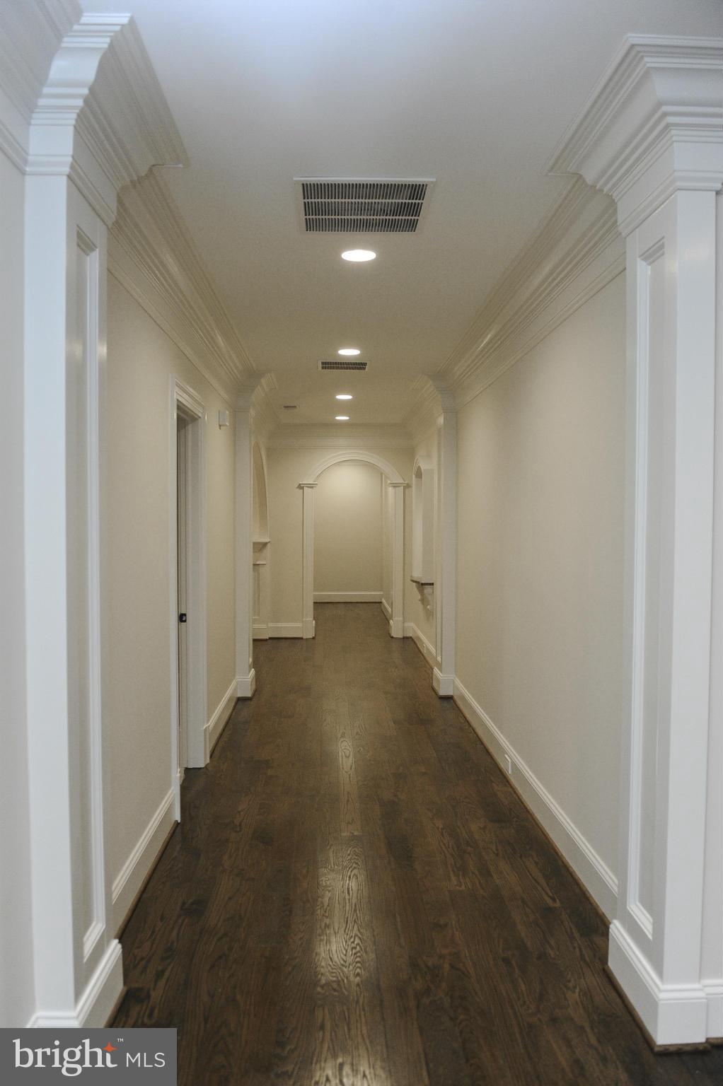 1717 Birch Road McLean, VA 22101 - Photo 23 of 30 Gallery, upper levelI