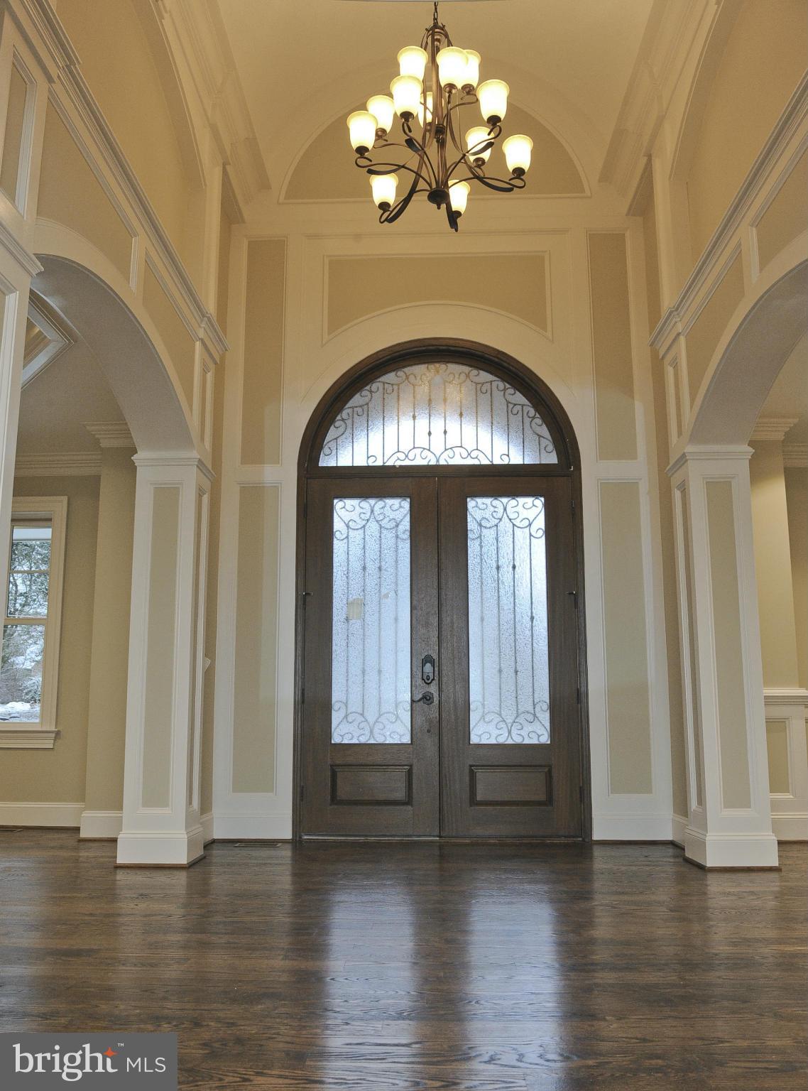 1717 Birch Road McLean, VA 22101 - Photo 4 of 30 Foyer